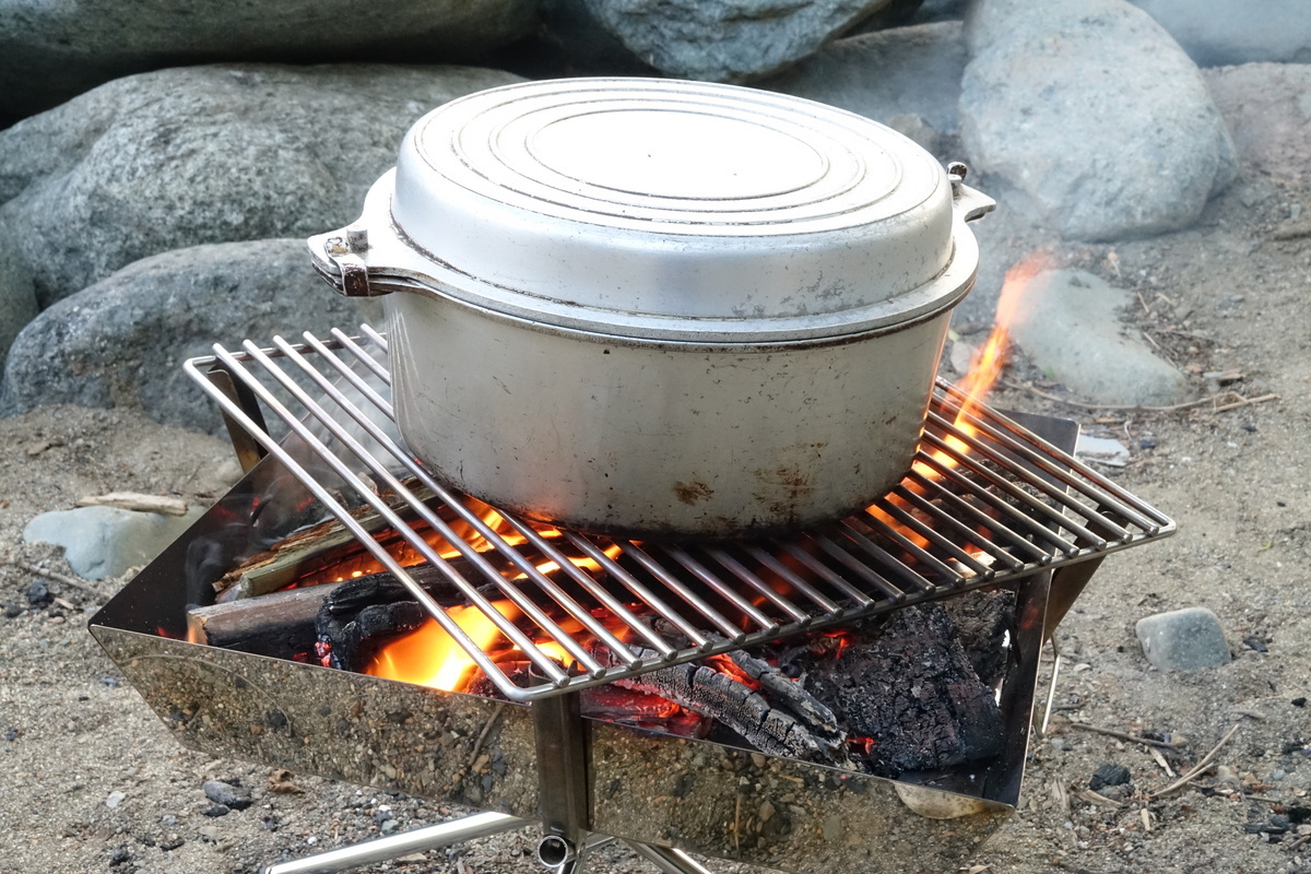 ダッチオーブンの重さに嫌気がさしたら、 アルミ製ダッチオーブン: 残念キャンプでごめんなさいっ！